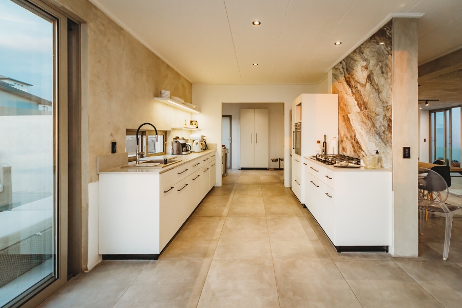 4 Bedroom Property for Sale in Herolds Bay Western Cape